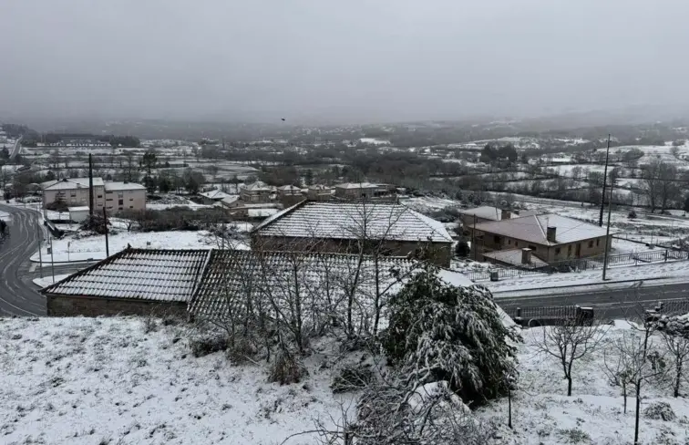 Imagem de uma paisagem de Montalegre coberta de neve